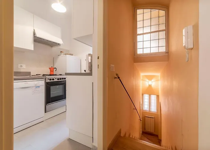 Apartment A Peaceful Retreat 2 Minutes From Piazza Navona - Fromhometorome Rom
