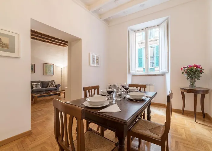 Apartment A Peaceful Retreat 2 Minutes From Piazza Navona - Fromhometorome