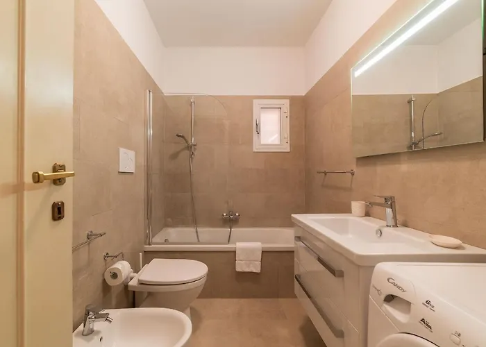 A Peaceful Retreat 2 Minutes From Piazza Navona - Fromhometorome *