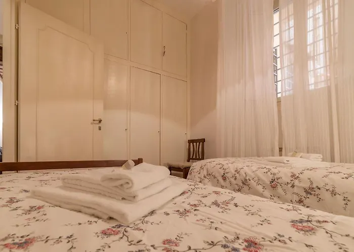 A Peaceful Retreat 2 Minutes From Piazza Navona - Fromhometorome Apartment *