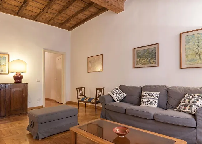 Apartment A Peaceful Retreat 2 Minutes From Piazza Navona - Fromhometorome